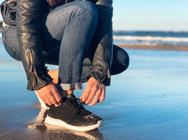 Explorer V2 for Men | Black and White